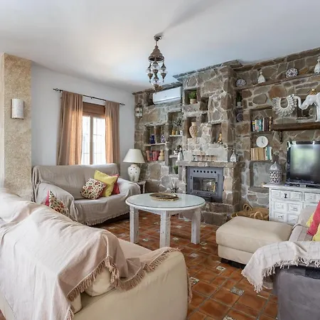 Holiday home Arrijana Sayalonga